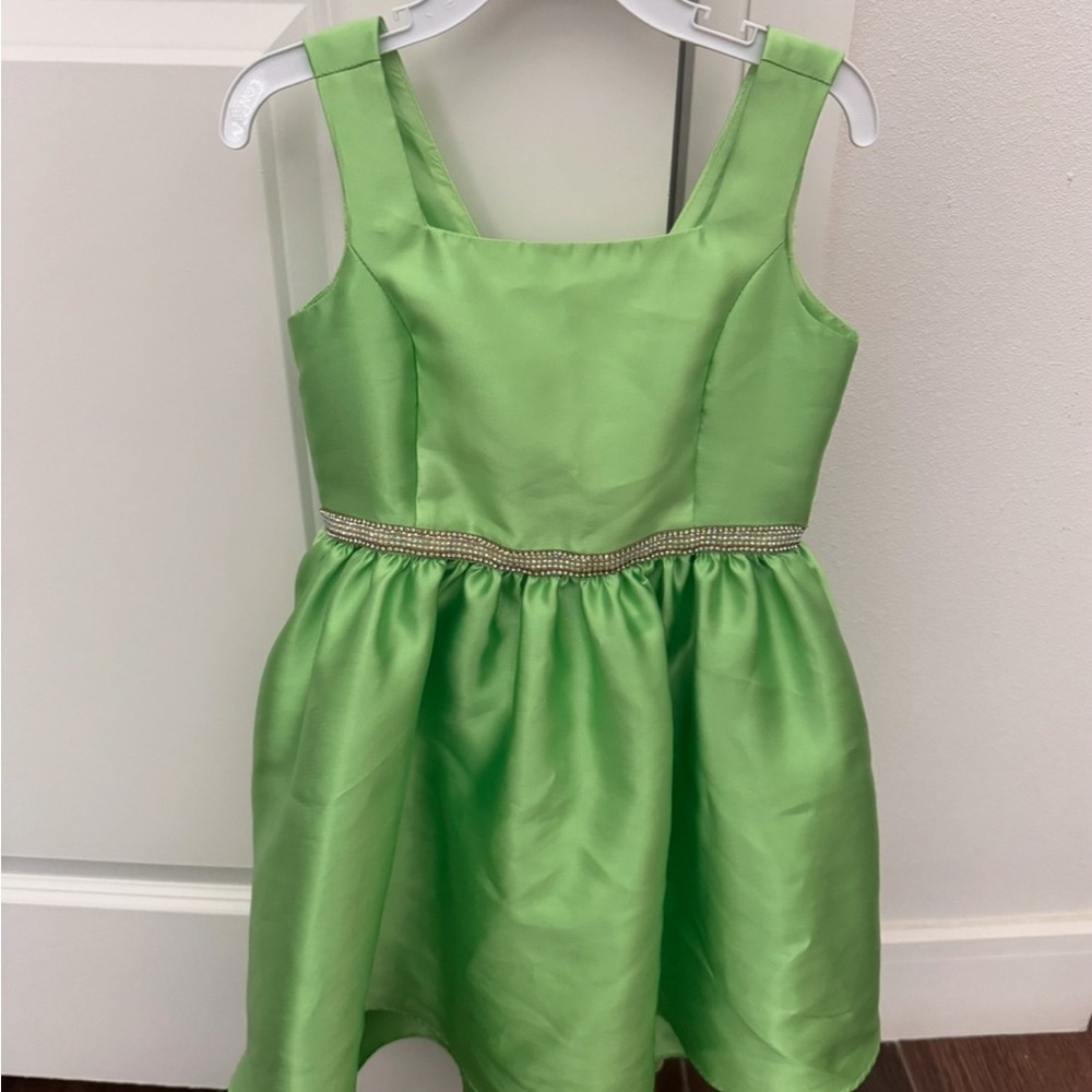 Elegant Green Kids Dress with Embellished Waist